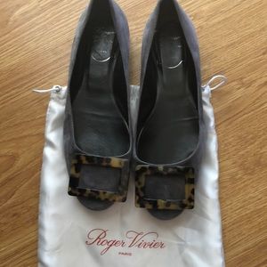 Roger Vivier grey suede flats, size 6.5